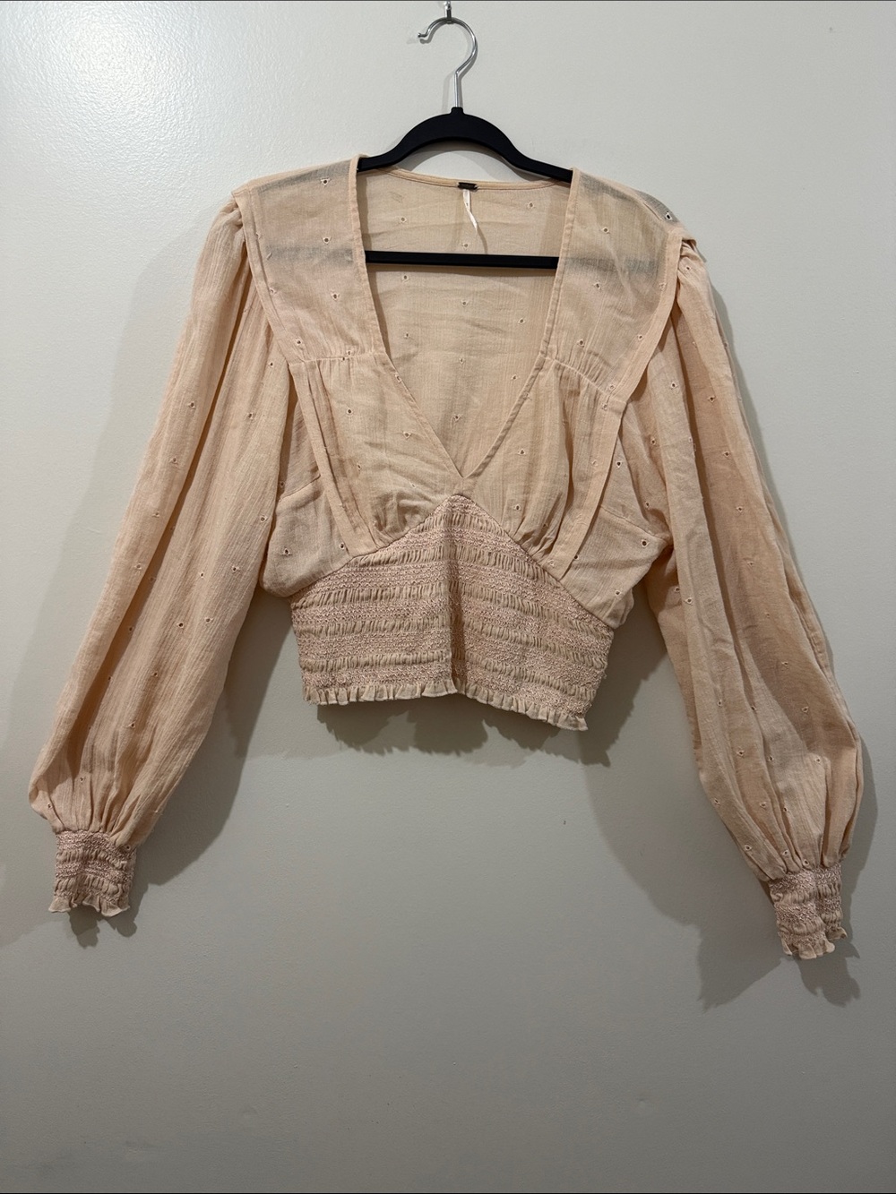 Free People Blush Pink Eyelet Smocked Waist Blouse Size Medium Feminine - Picture 1 of 11